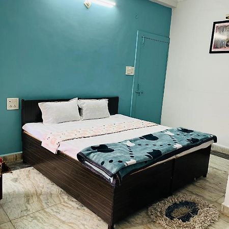 Tiwari G Home Stay Удджайн Экстерьер фото