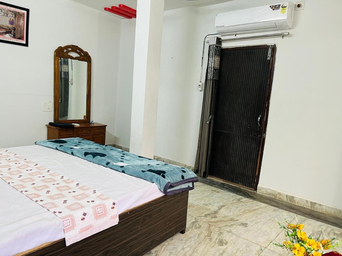 Tiwari G Home Stay Удджайн Экстерьер фото