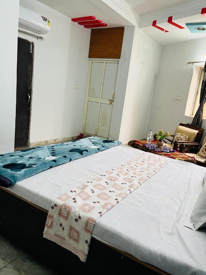 Tiwari G Home Stay Удджайн Экстерьер фото
