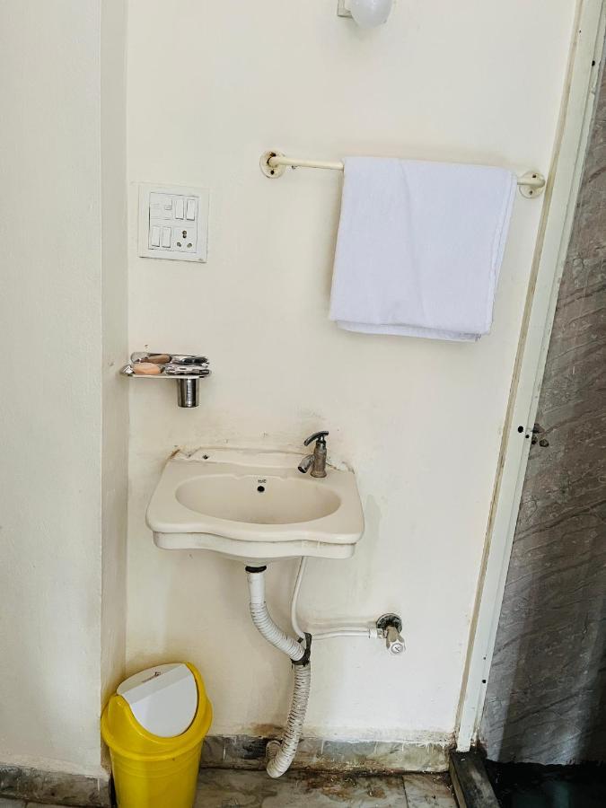 Tiwari G Home Stay Удджайн Экстерьер фото