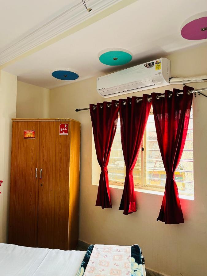 Tiwari G Home Stay Удджайн Экстерьер фото